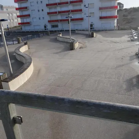 Serena La Foret Et La A Quelques Minutes!