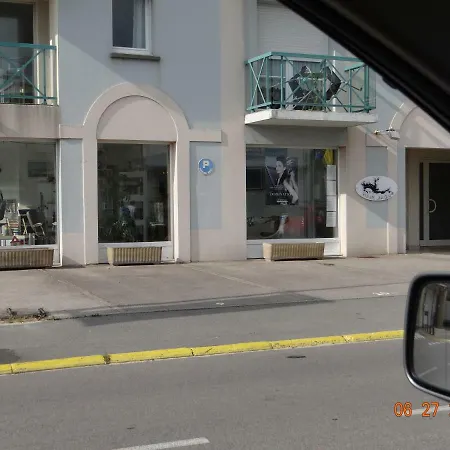 Serena La Foret Et La A Quelques Minutes! קאמייר