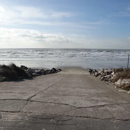 Serena La Foret Et La A Quelques Minutes! קאמייר