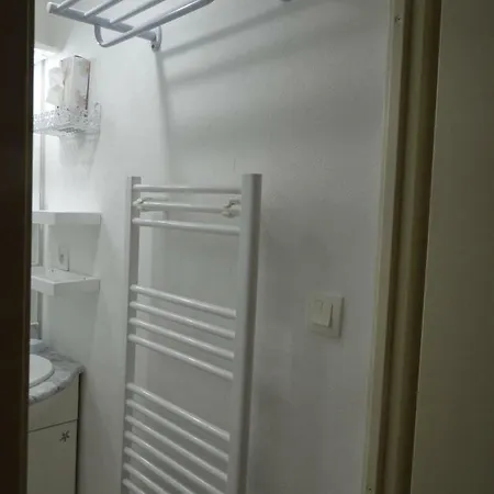 Serena La Foret Et La A Quelques Minutes! קאמייר