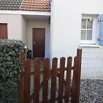 Serena La Foret Et La A Quelques Minutes! * Camiers